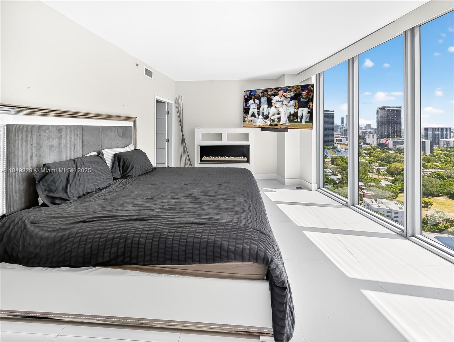 image Blue Condo13