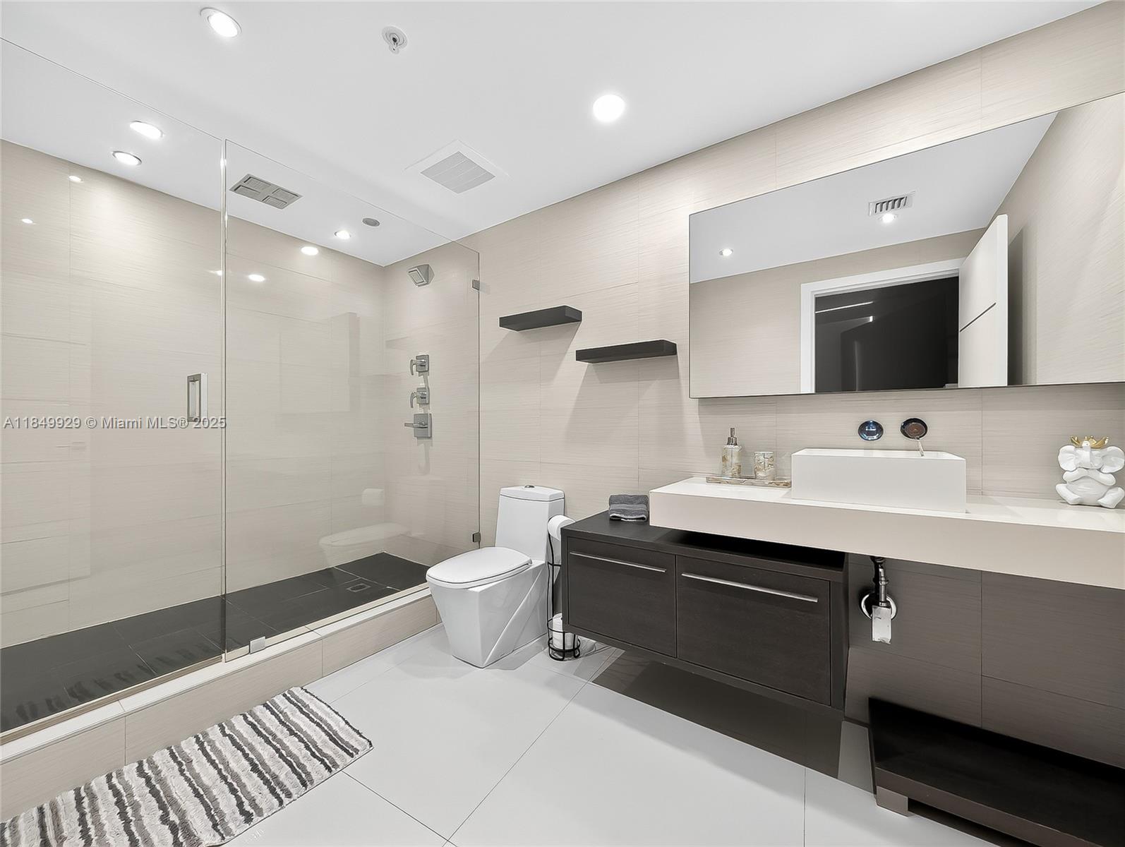 image Blue Condo15