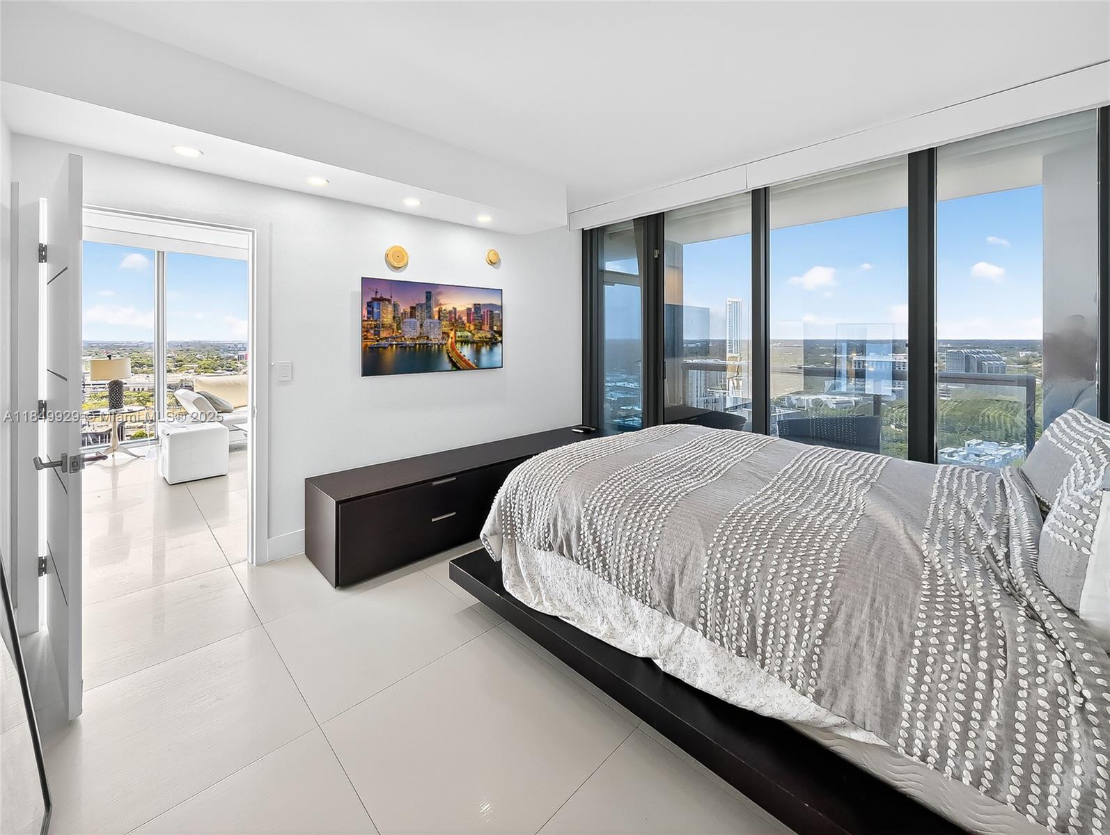 image Blue Condo17