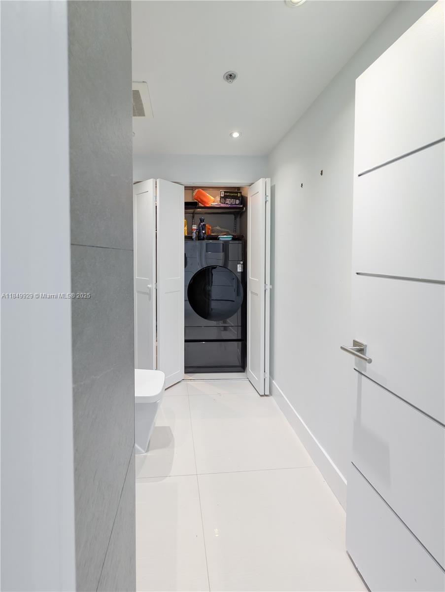 image Blue Condo19