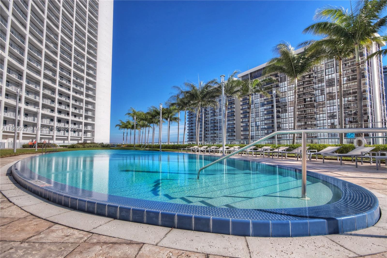 image Blue Condo22