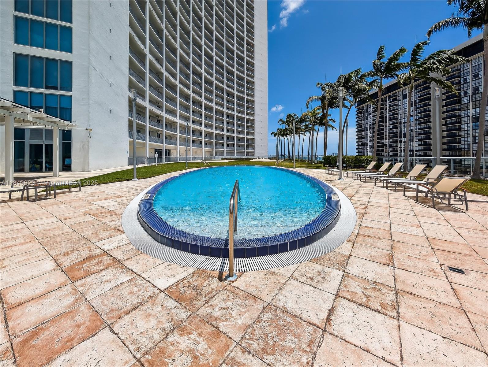image Blue Condo23