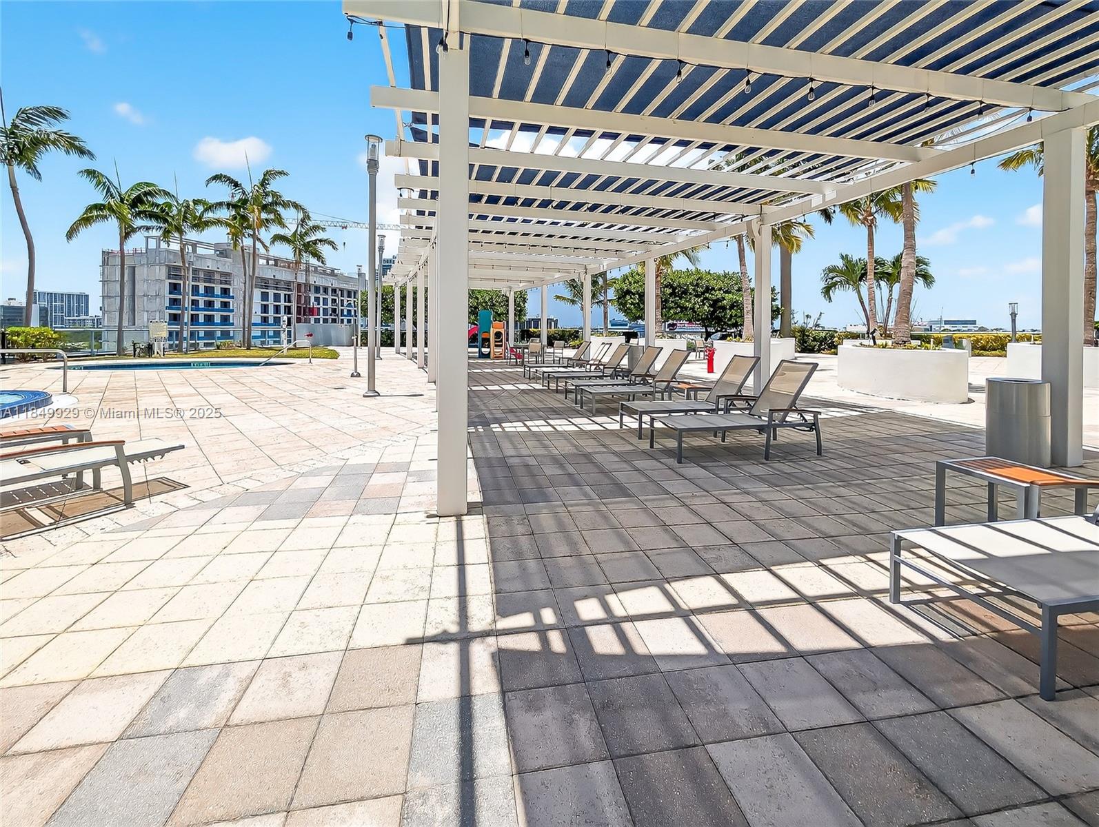 image Blue Condo27