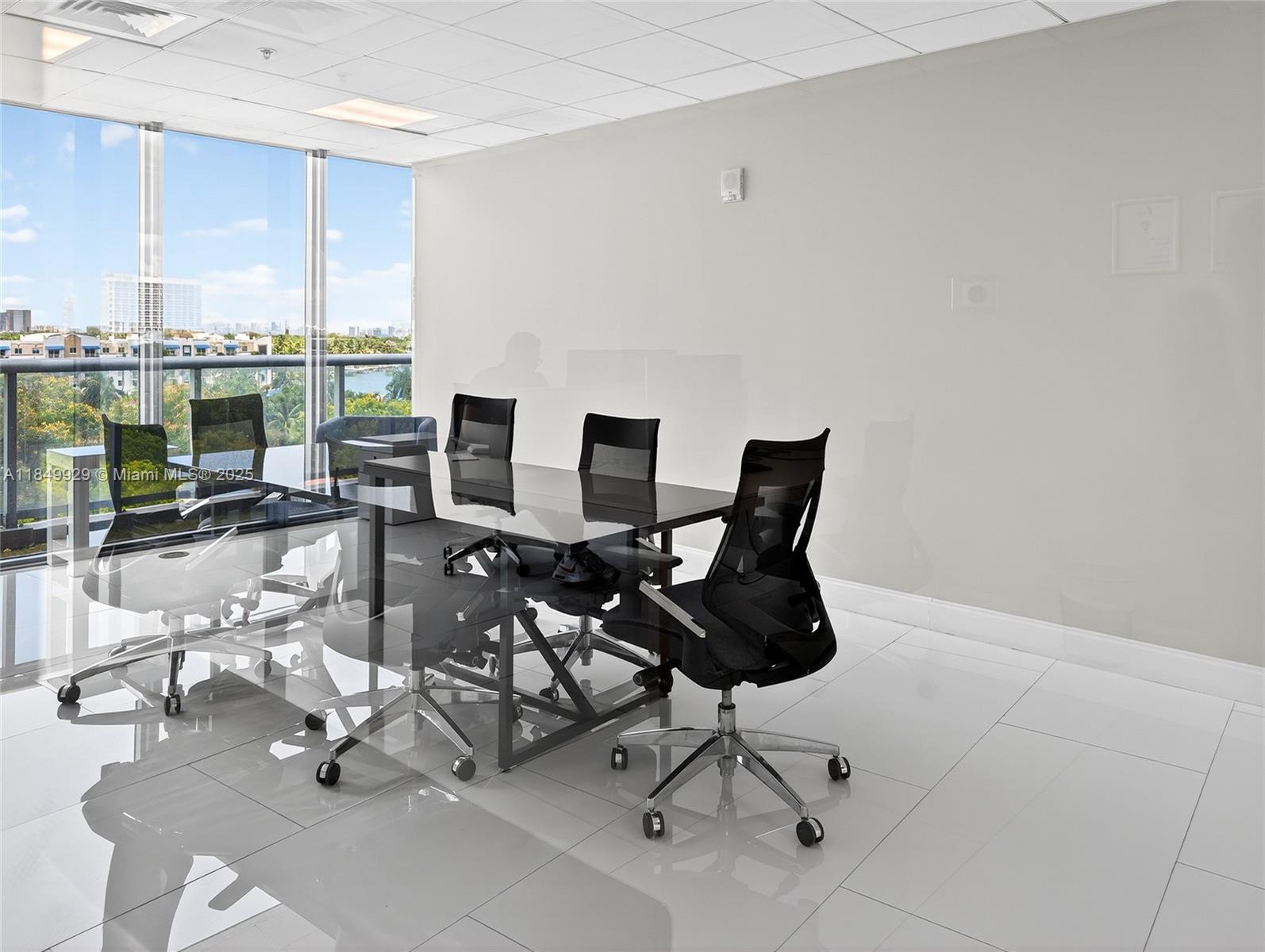 image Blue Condo39