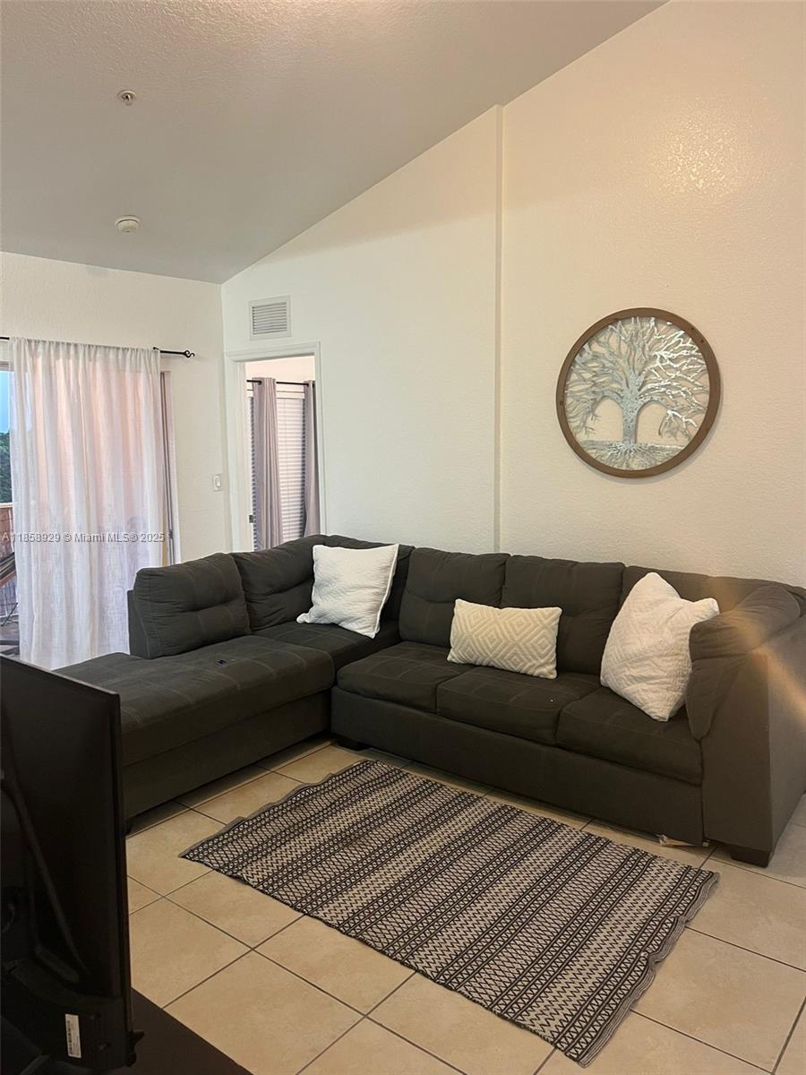 20930 SW 87th Ave #303