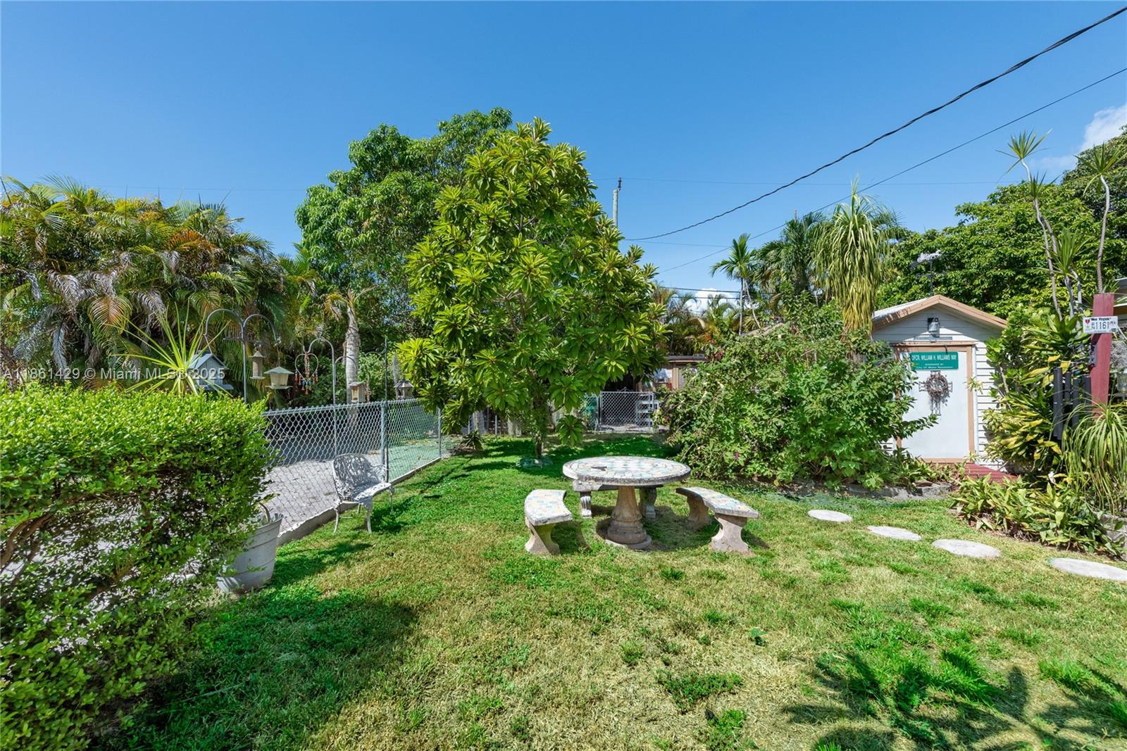 608 SW 26th Roads Miami, FL 33129