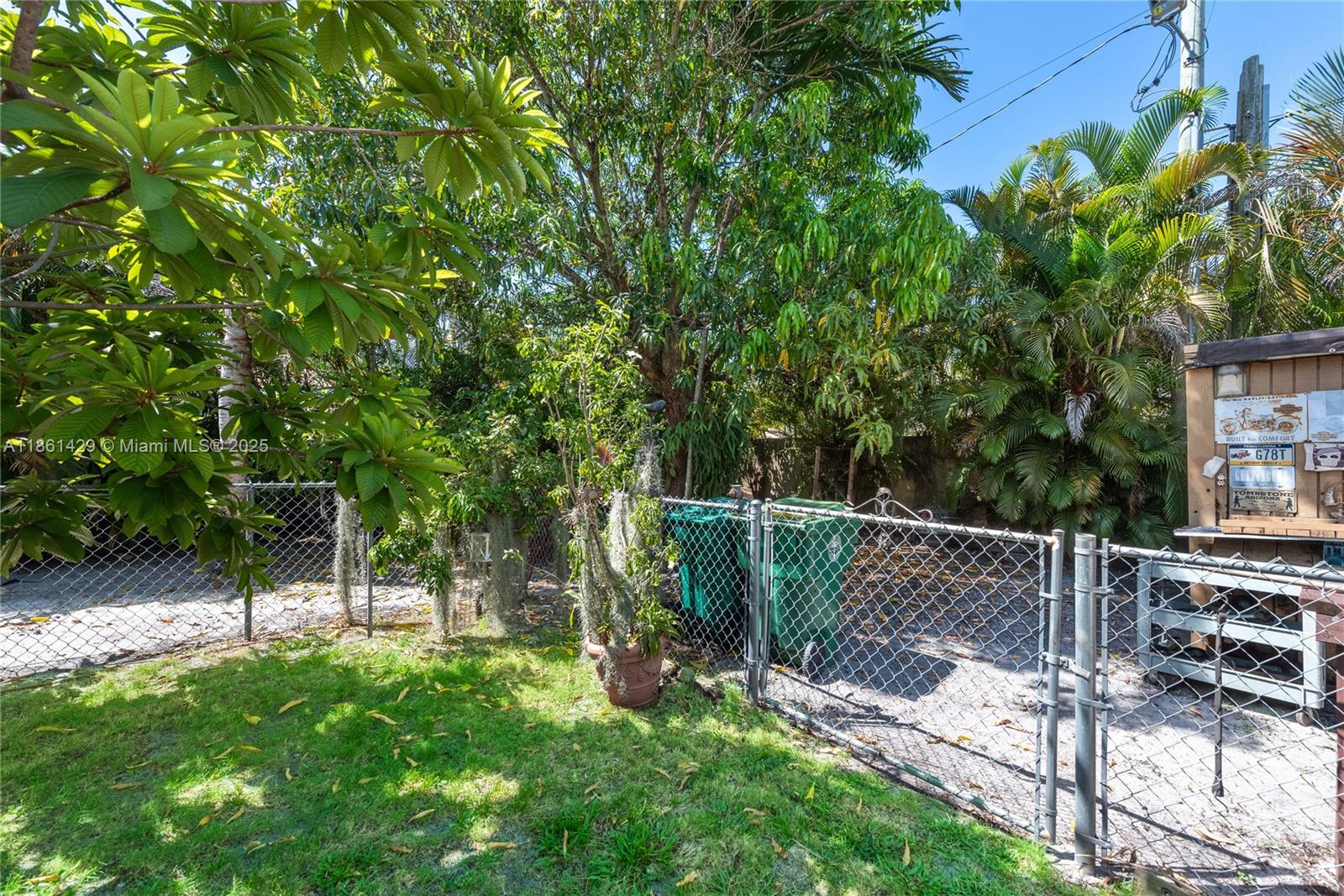 608 SW 26th Roads Miami, FL 33129