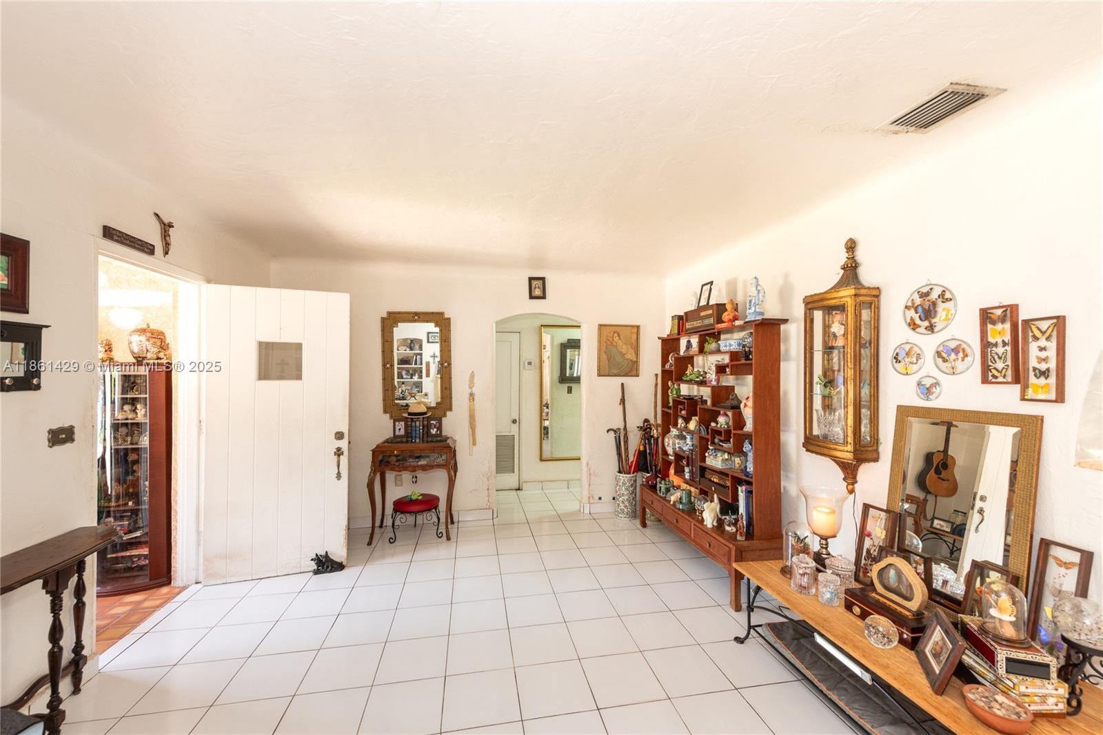 608 SW 26th Roads Miami, FL 33129