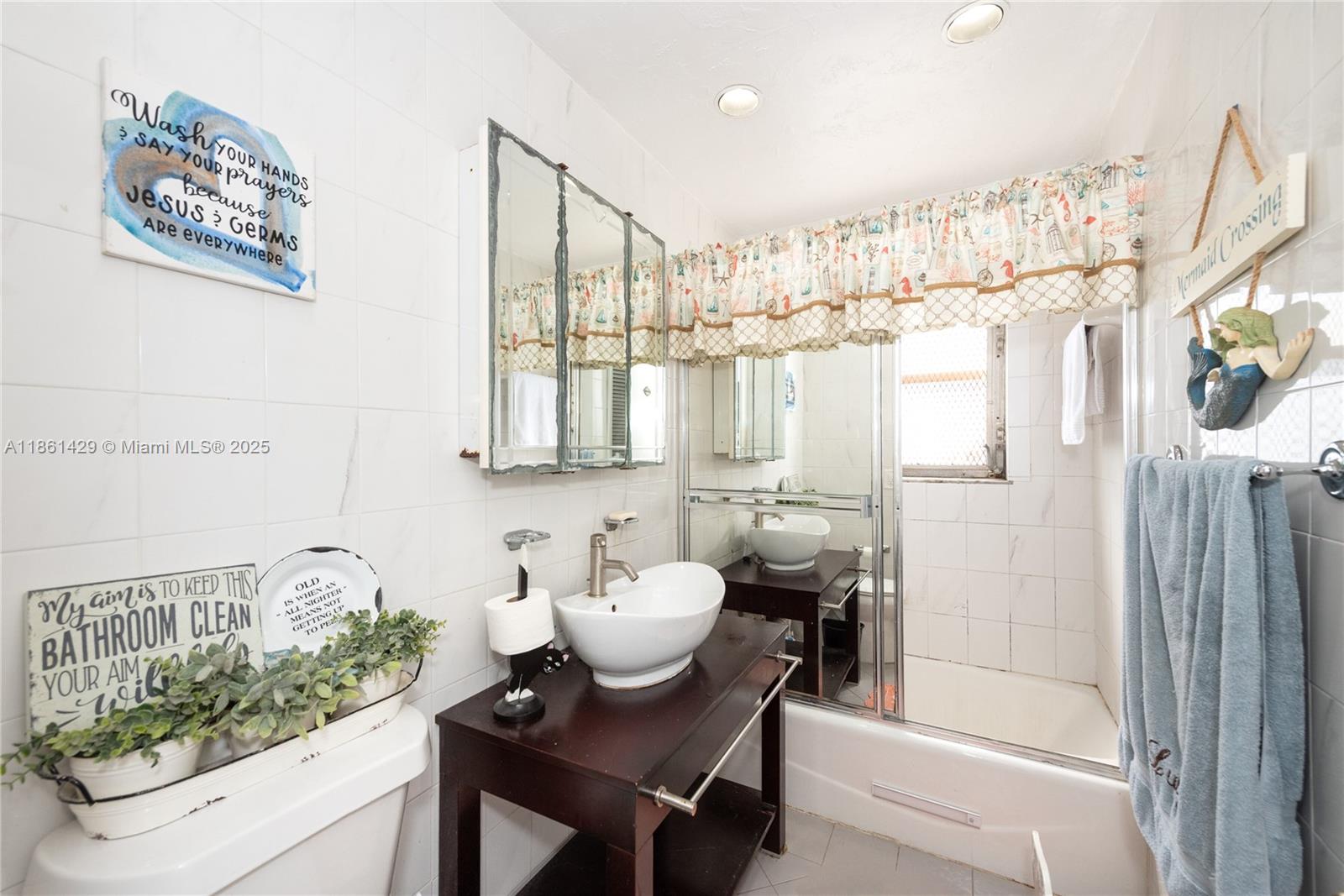 608 SW 26th Roads Miami, FL 33129