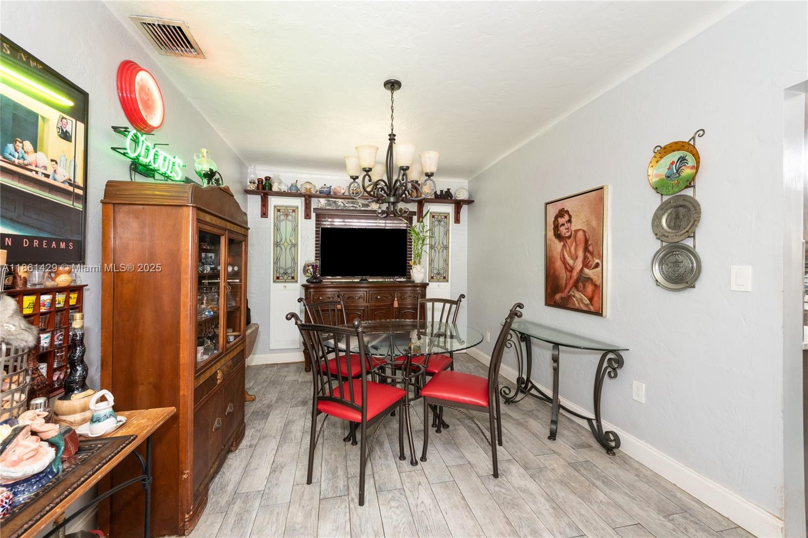 608 SW 26th Roads Miami, FL 33129