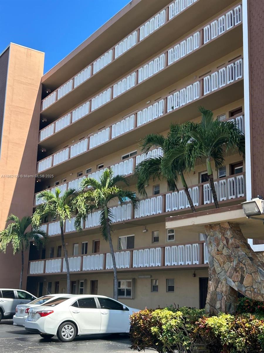 500 NE 12th Ave #304