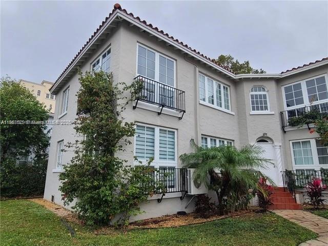 43 Sidonia Ave #1