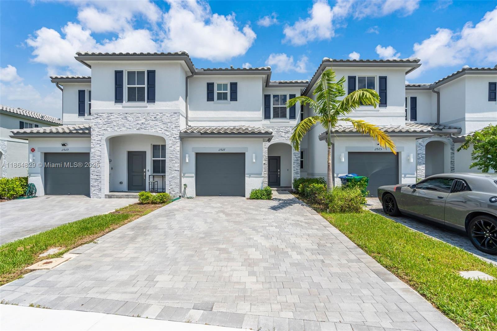 11927 NW 46th St