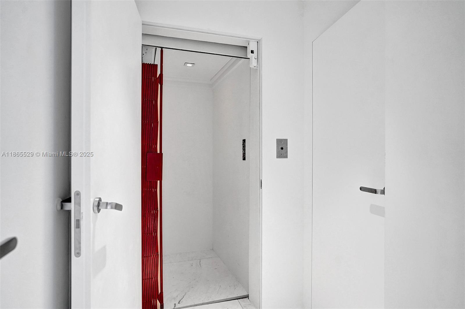image 1000 Venetian Way11