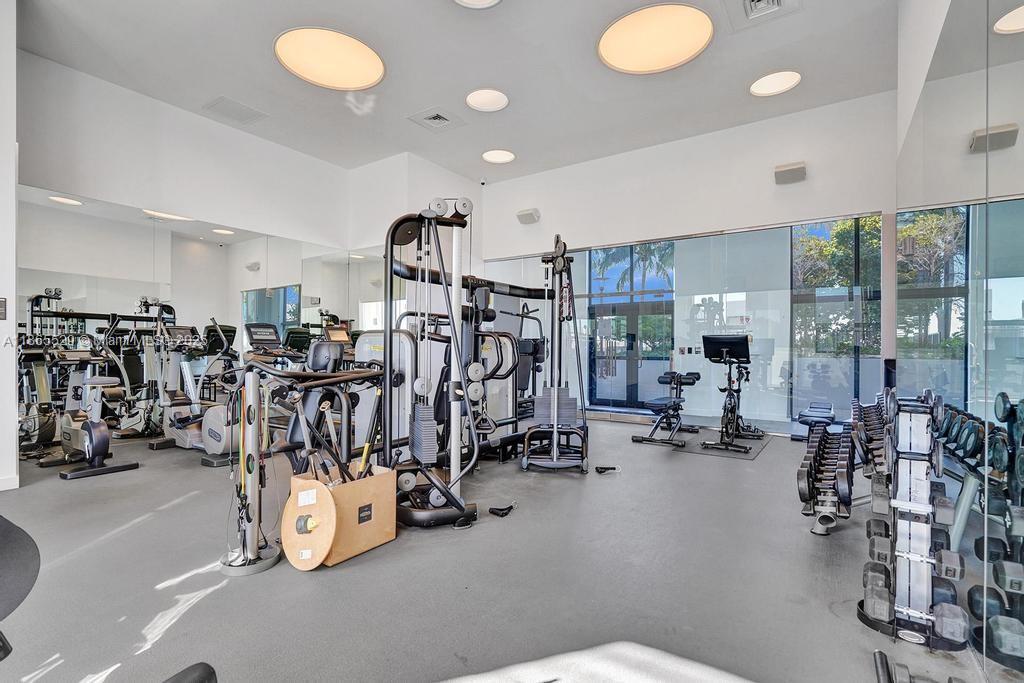 image 1000 Venetian Way21