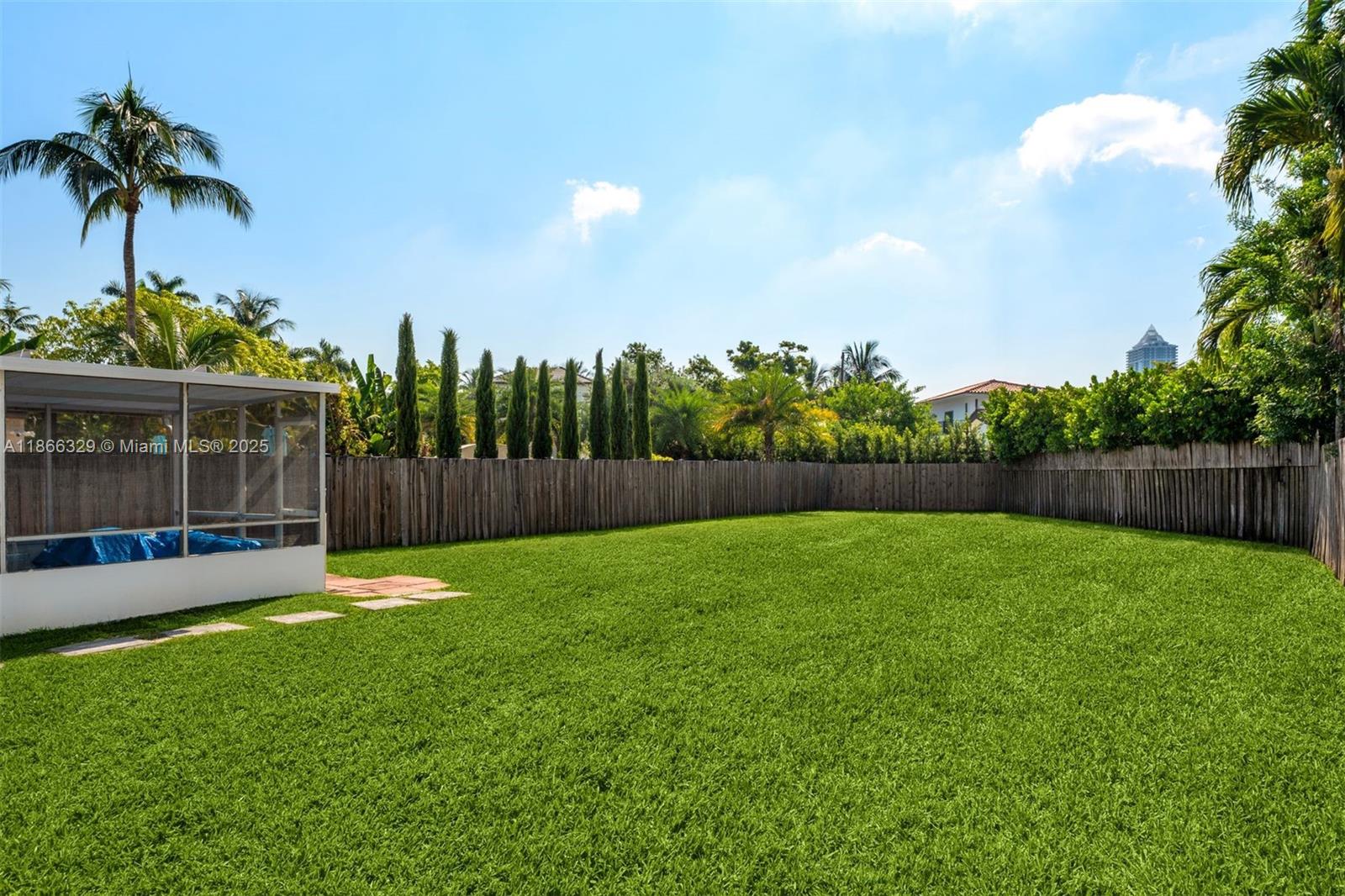 5127 Alton Rd Miami Beach, FL 33140