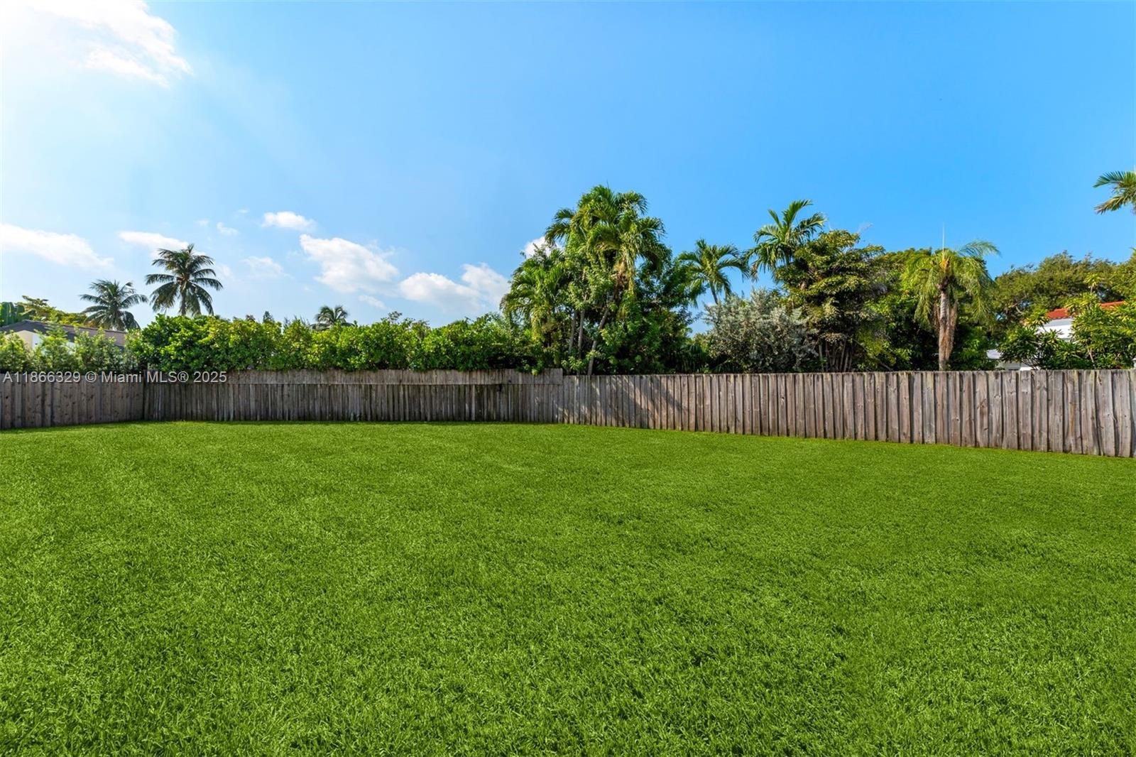 5127 Alton Rd Miami Beach, FL 33140