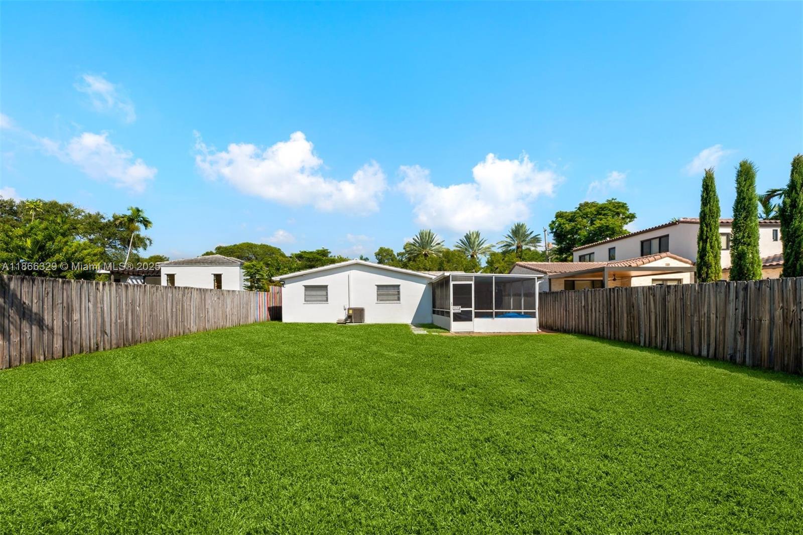 5127 Alton Rd Miami Beach, FL 33140