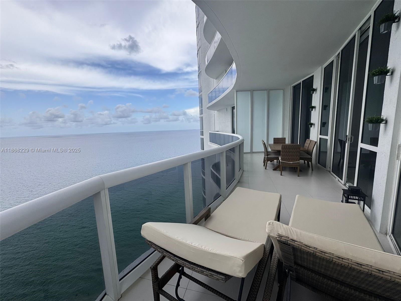 15901 Collins Ave #3403