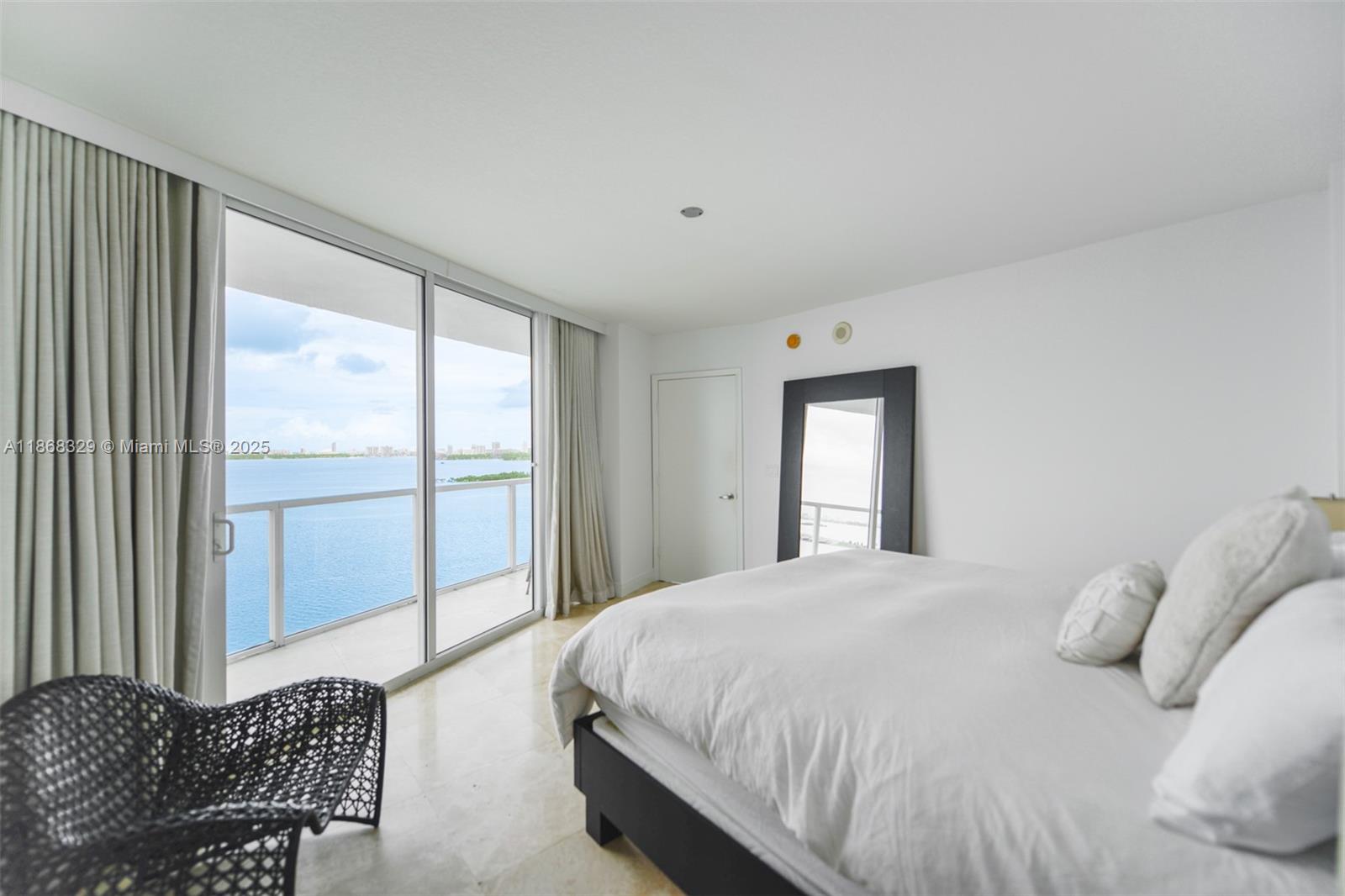 image Onyx On The Bay12
