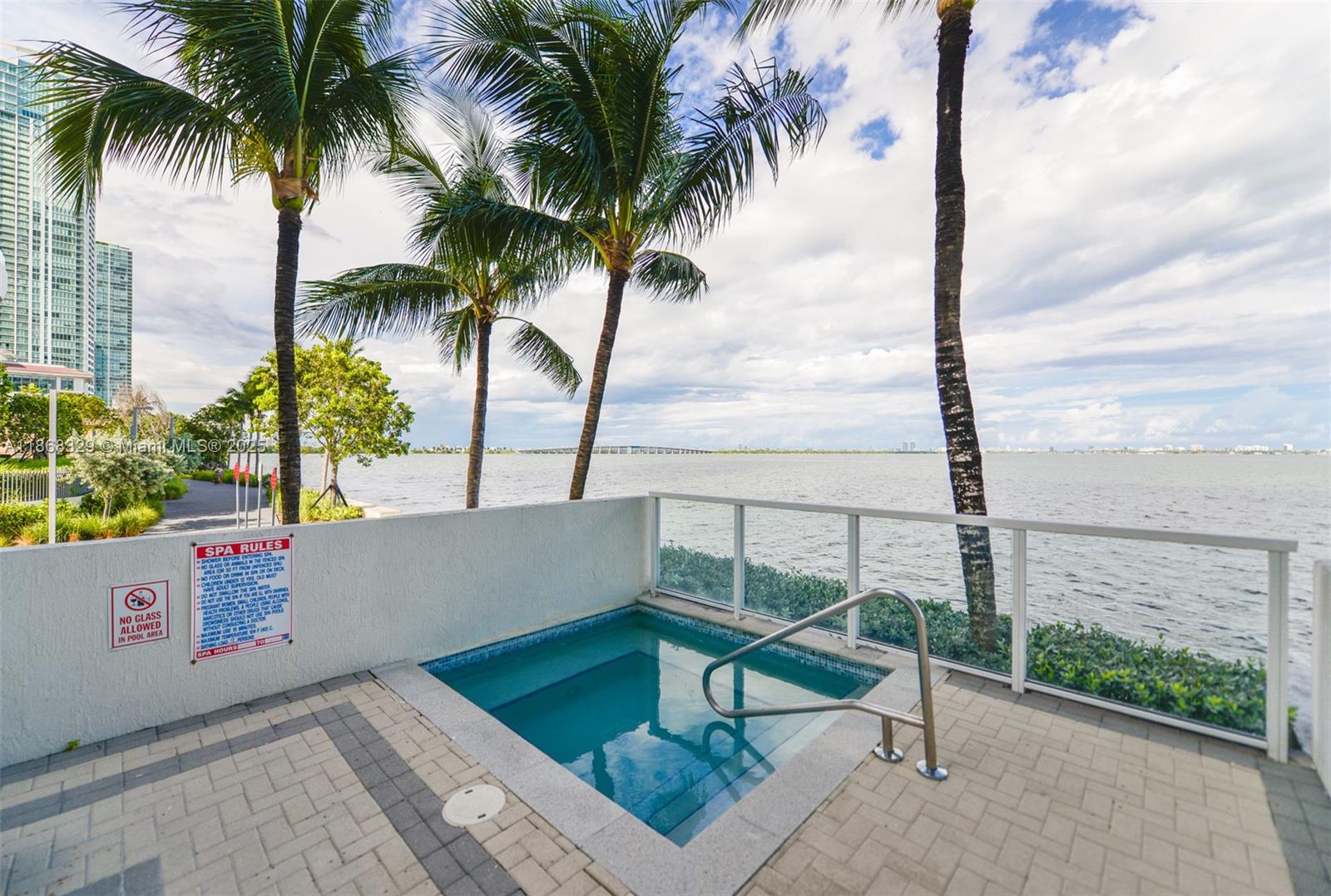 image Onyx On The Bay25
