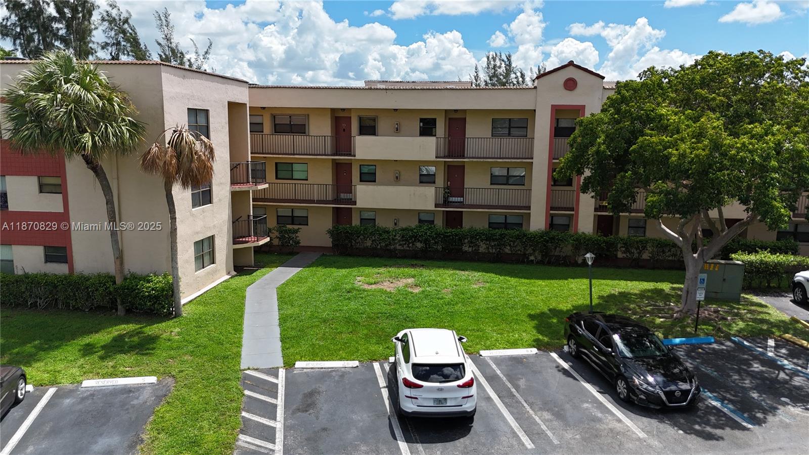 3396 Foxcroft Rd #305