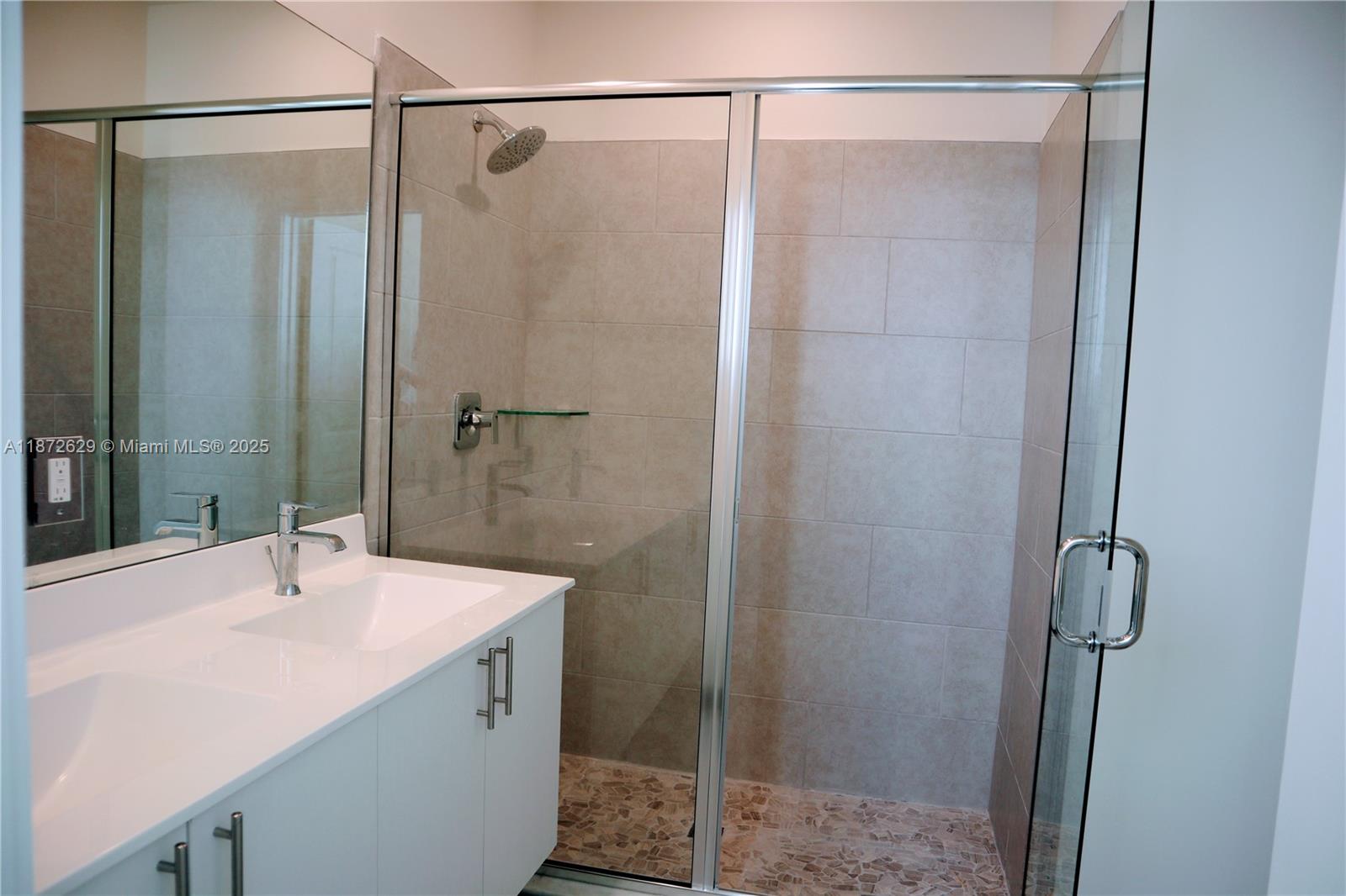 8118 NW 42nd St Doral, FL 33166