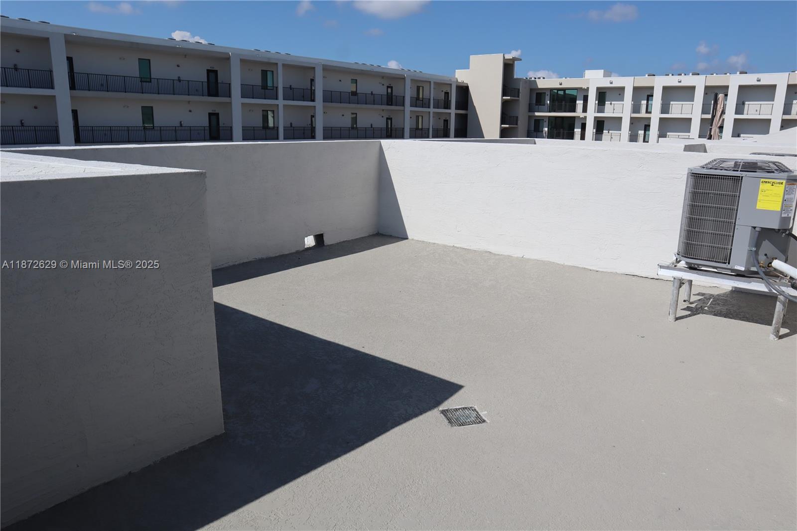 8118 NW 42nd St Doral, FL 33166