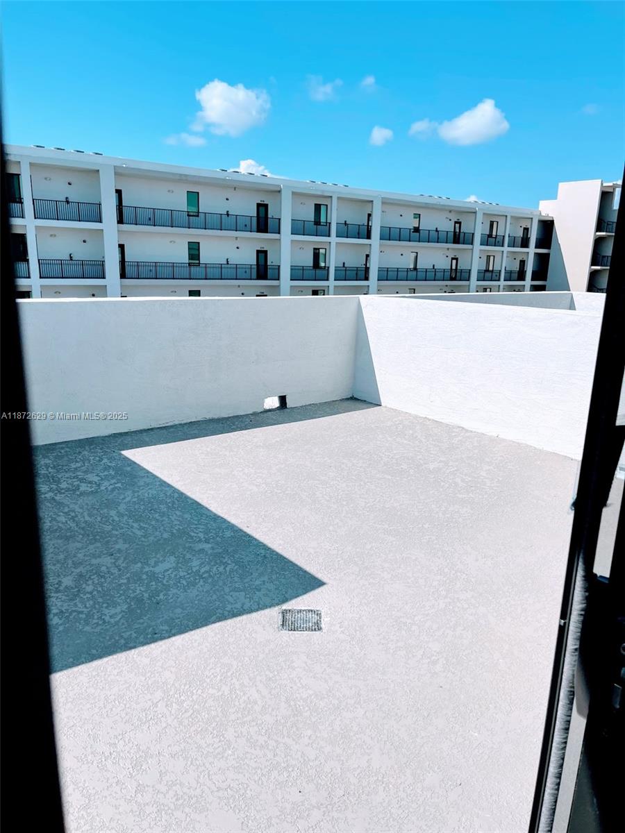 8118 NW 42nd St Doral, FL 33166