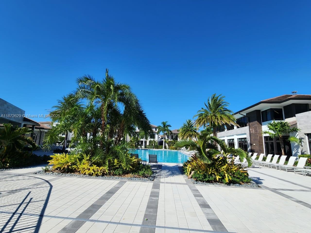 8118 NW 42nd St Doral, FL 33166