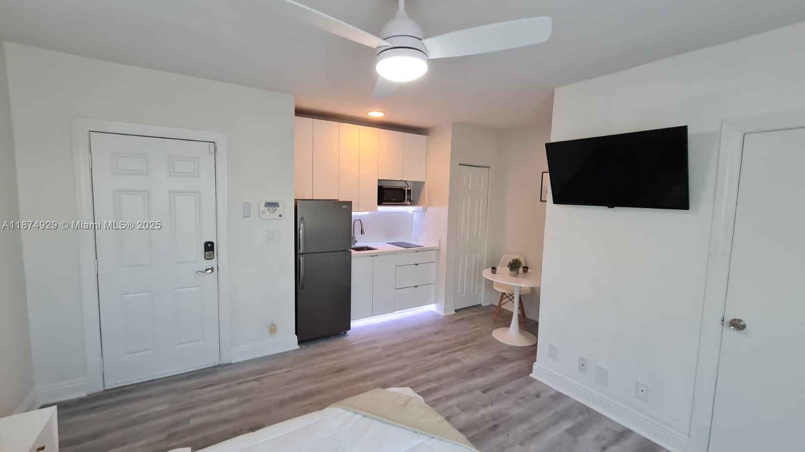7325 Carlyle Ave #12A