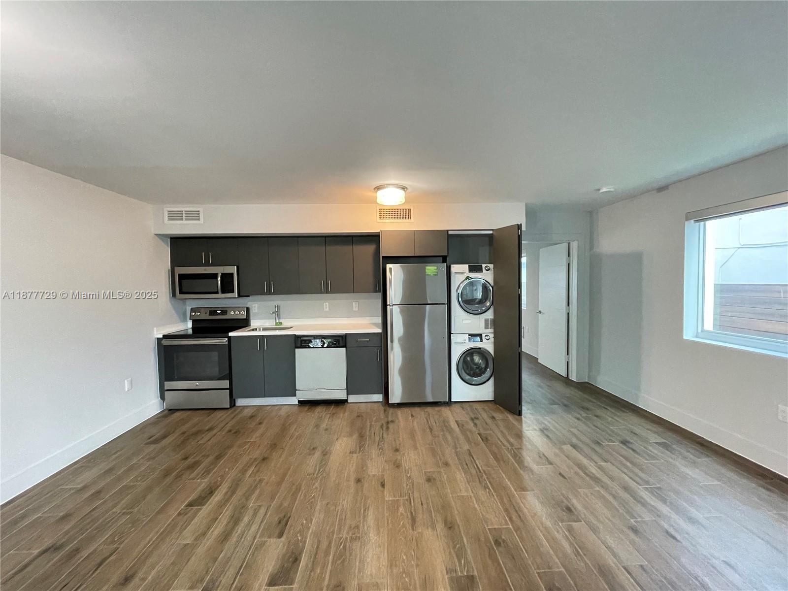 1501 Michigan Ave #18