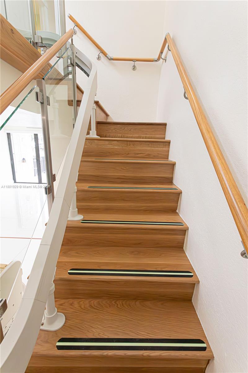 231 Poinciana Dr Sunny Isles Beach, FL 33160