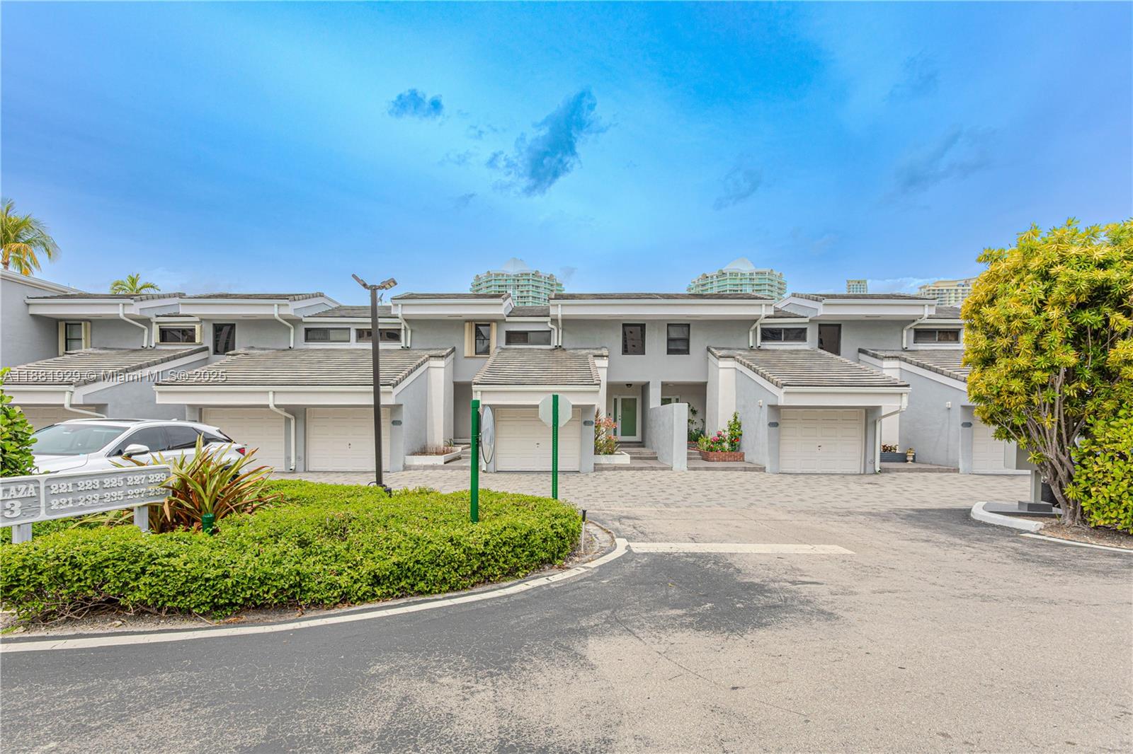 231 Poinciana Dr Sunny Isles Beach, FL 33160