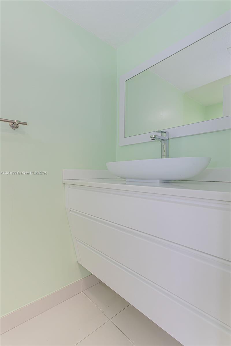 231 Poinciana Dr Sunny Isles Beach, FL 33160