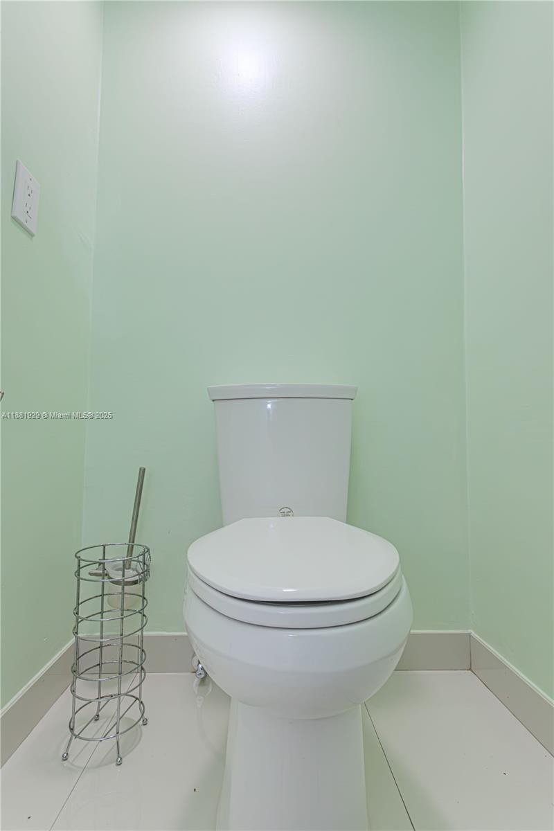 231 Poinciana Dr Sunny Isles Beach, FL 33160