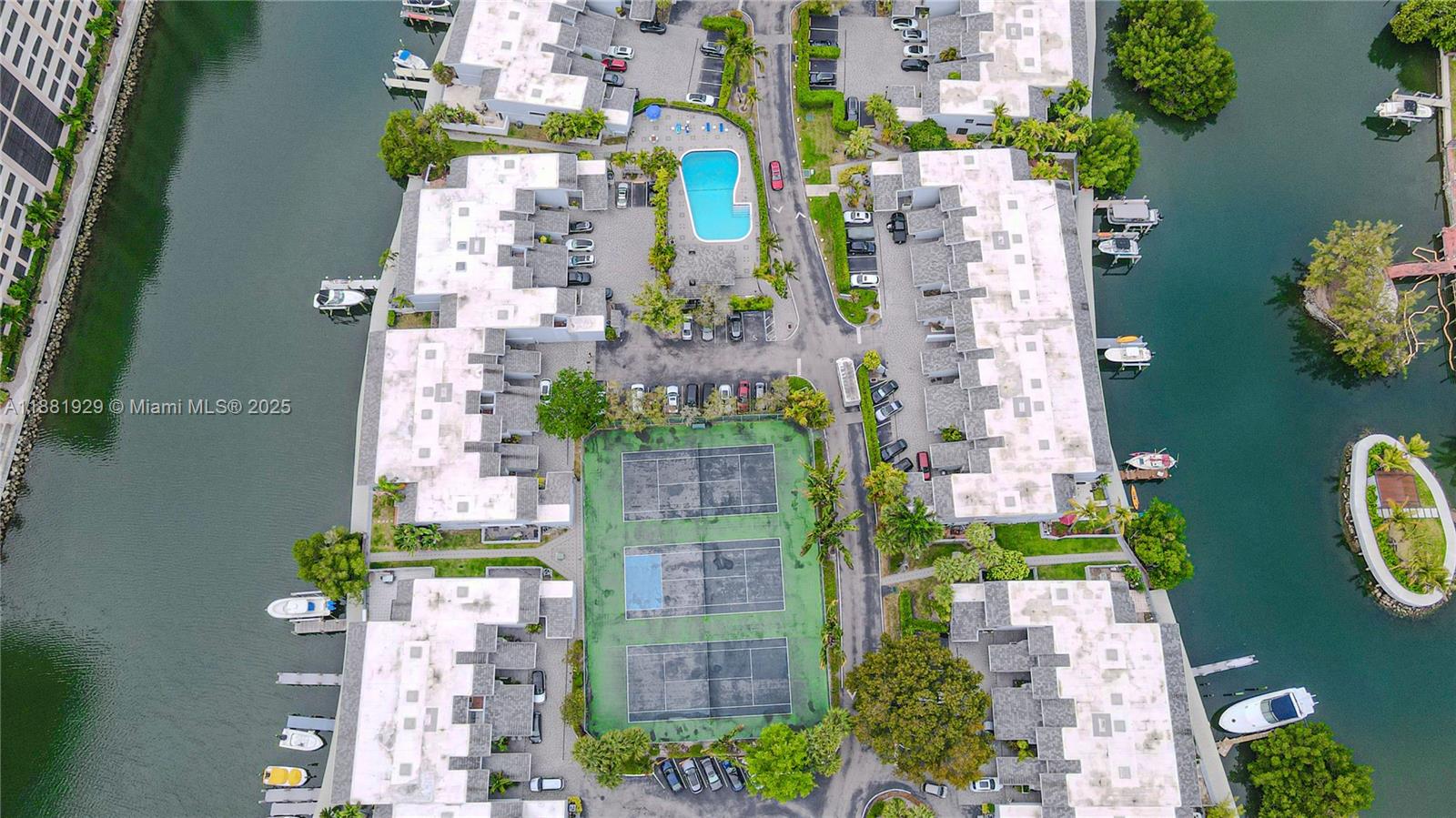 231 Poinciana Dr Sunny Isles Beach, FL 33160