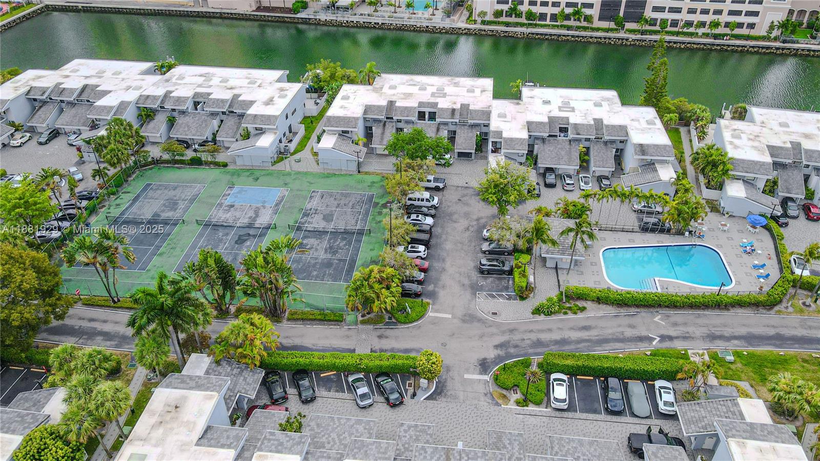 231 Poinciana Dr Sunny Isles Beach, FL 33160