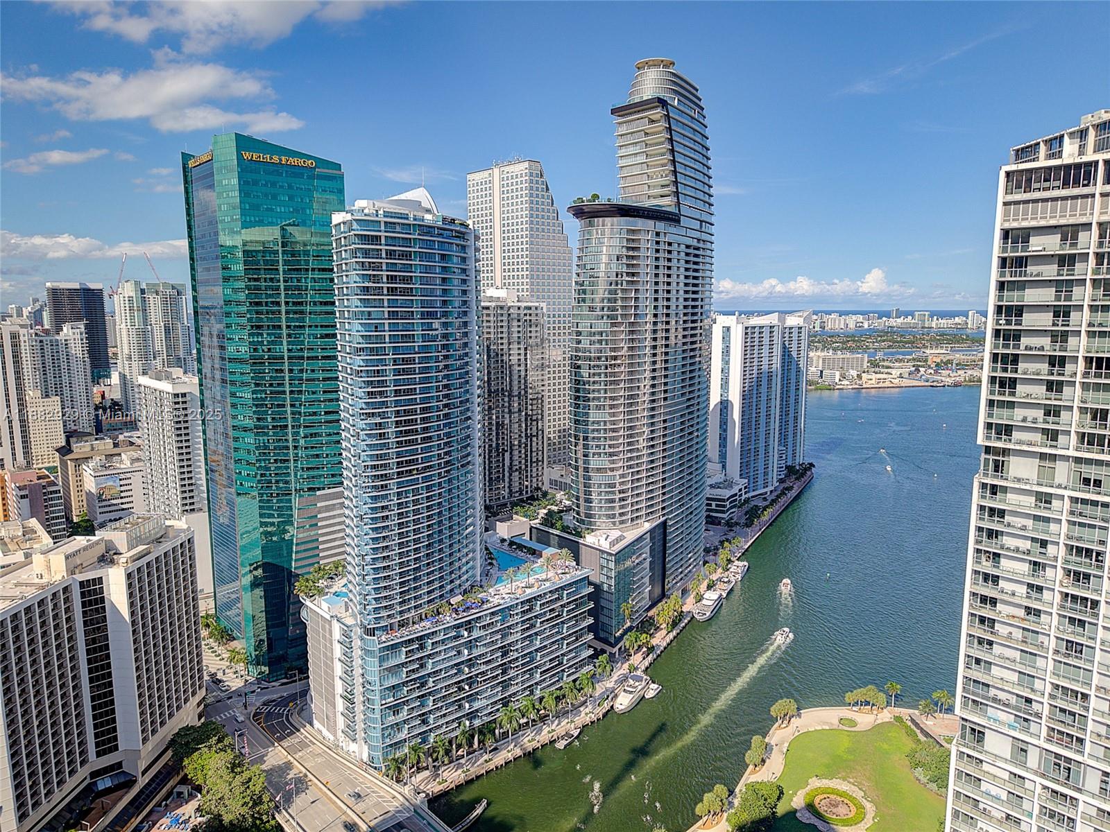 image 500 Brickell32