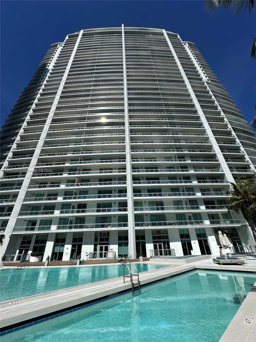 1Q. JKL,M SW 3rd St #1603