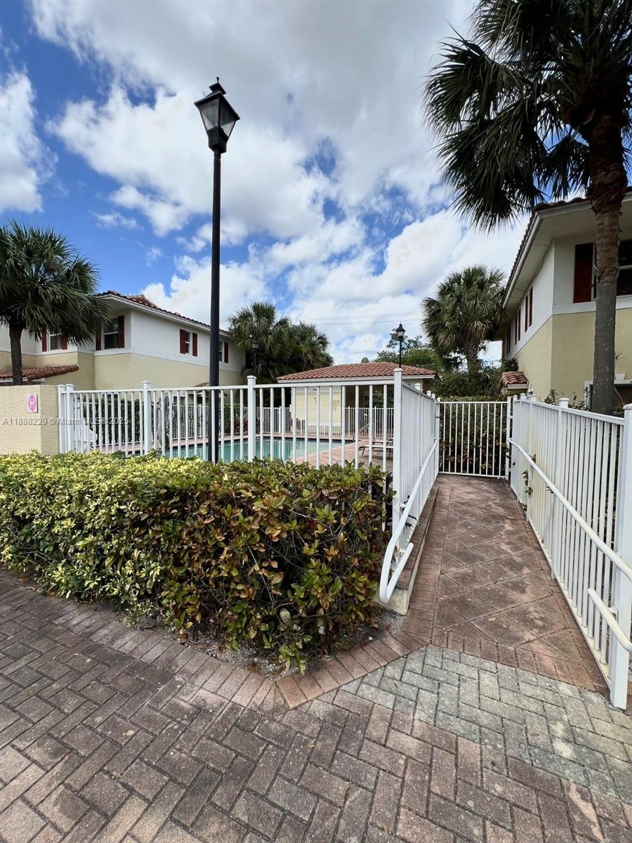 2429 NW 31st Ct #2429,Oakland Park, FL 33309