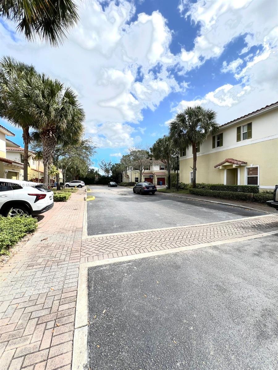 2429 NW 31st Ct #2429,Oakland Park, FL 33309