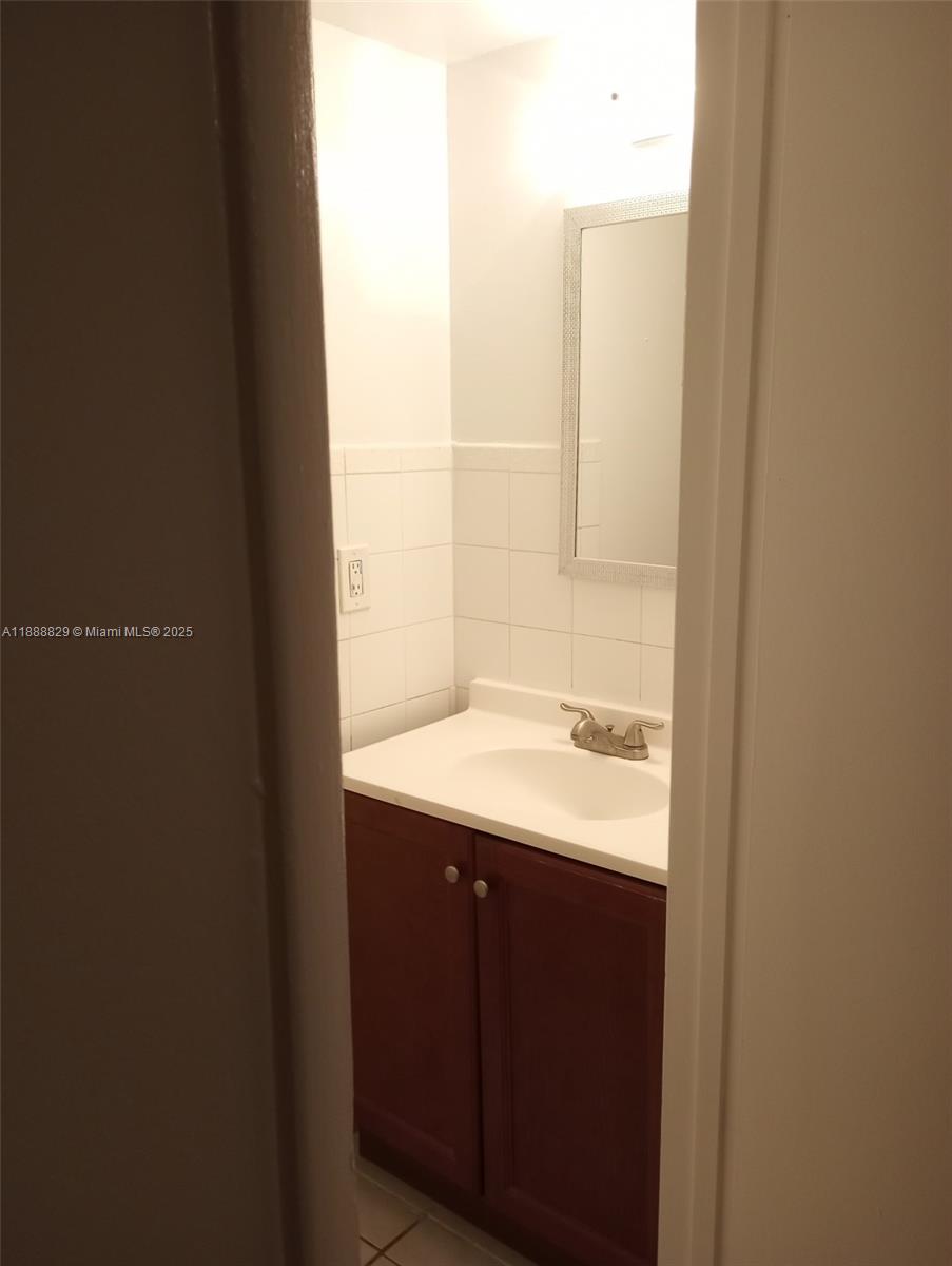 5845 Blueberry Ct #84,Lauderhill, FL 33313