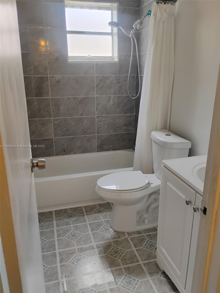 5845 Blueberry Ct #84,Lauderhill, FL 33313