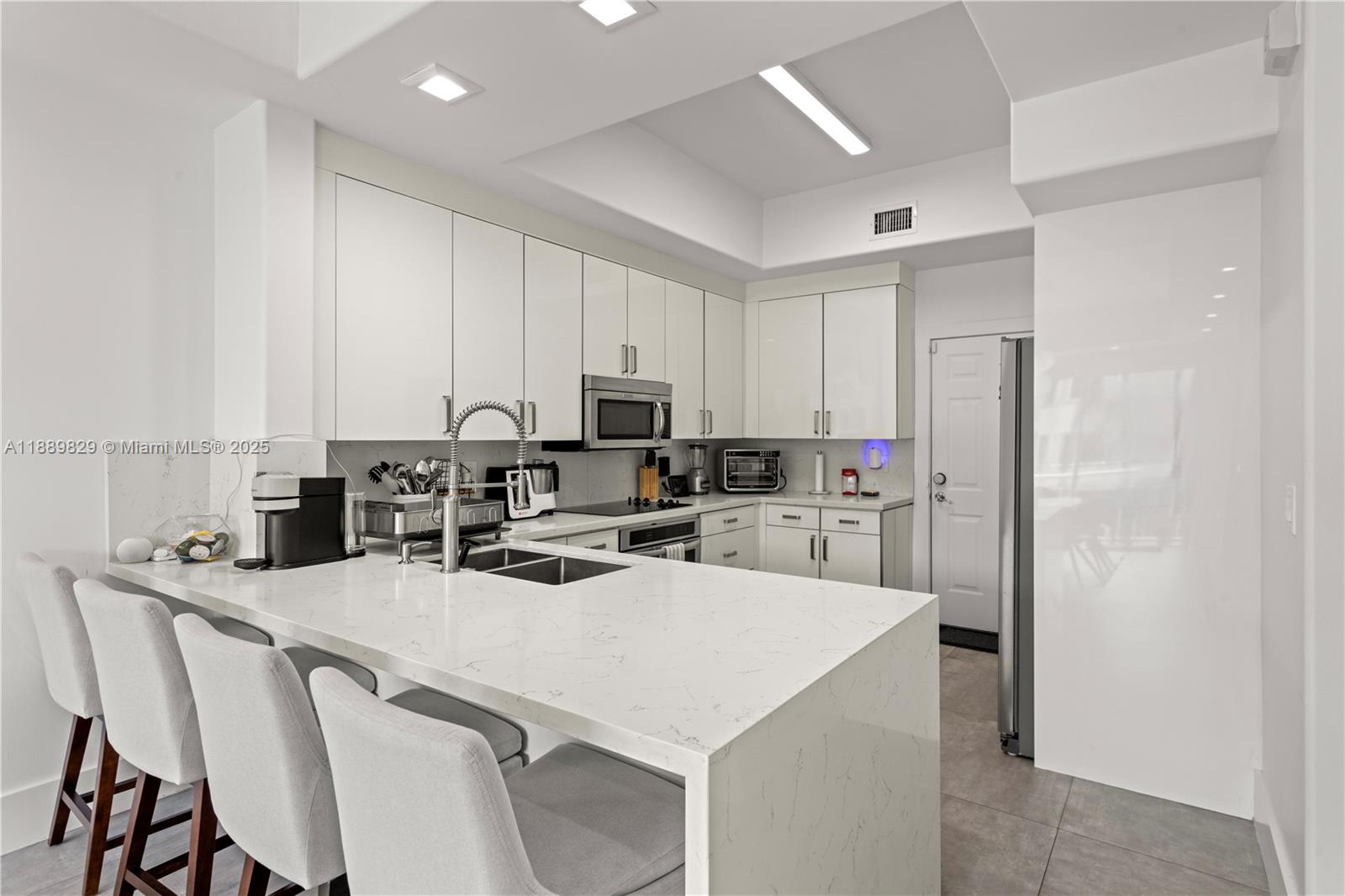 3172 NE 211th St Aventura, FL 33180