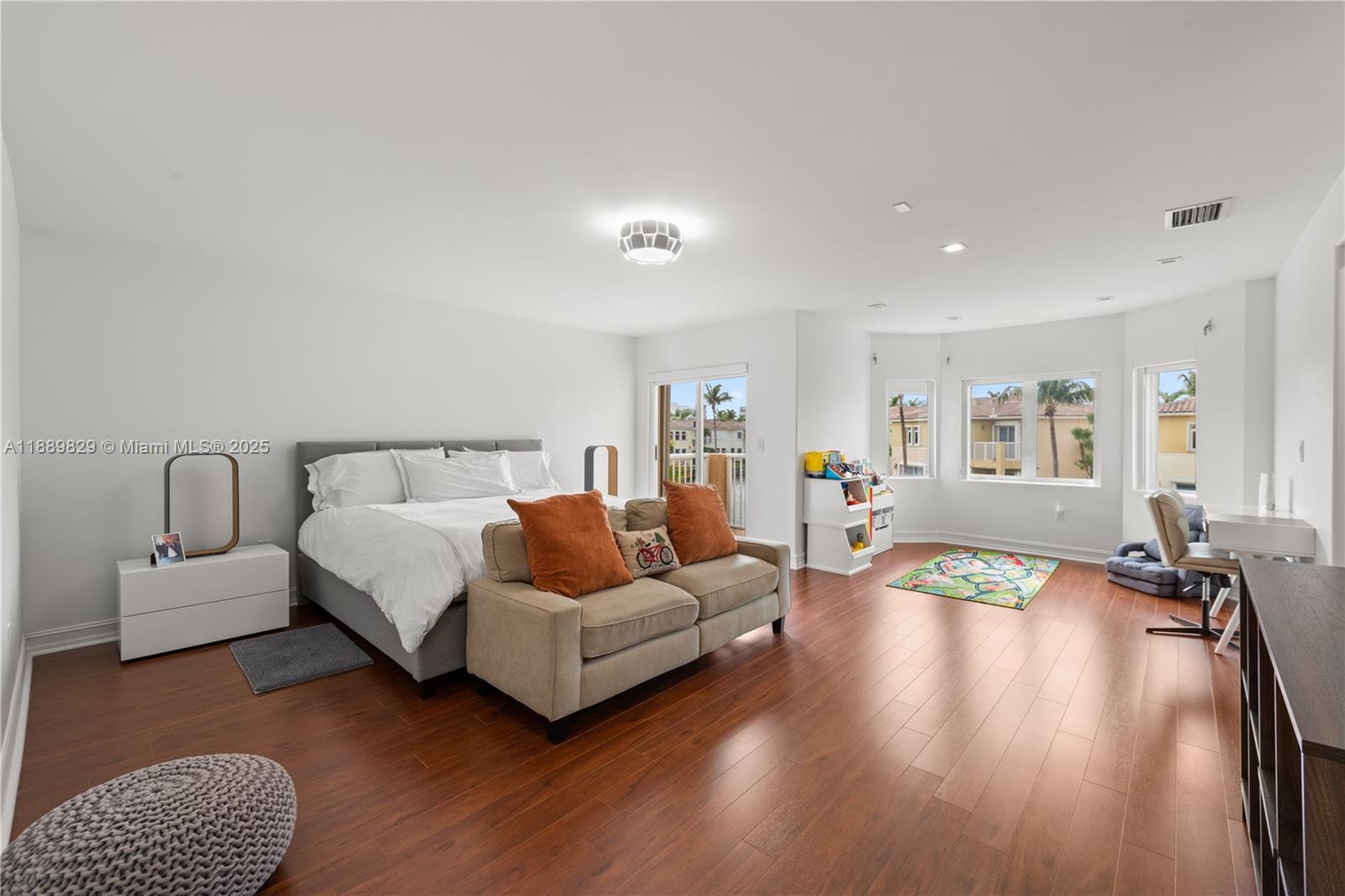 3172 NE 211th St Aventura, FL 33180