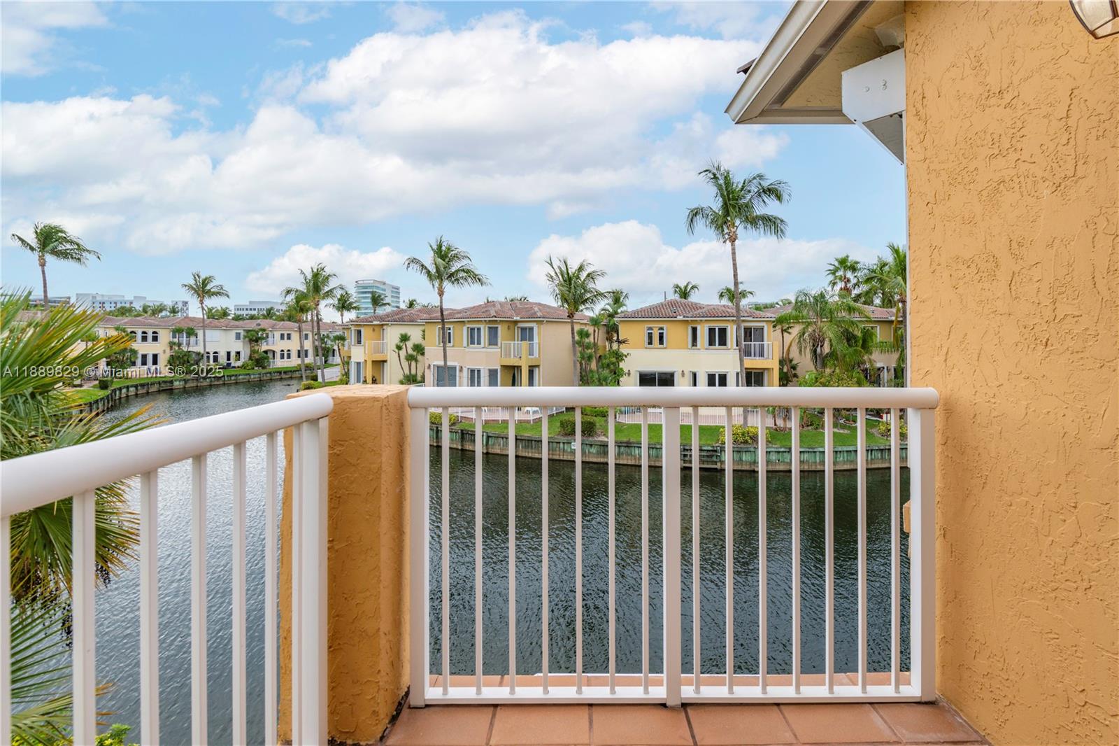 3172 NE 211th St Aventura, FL 33180