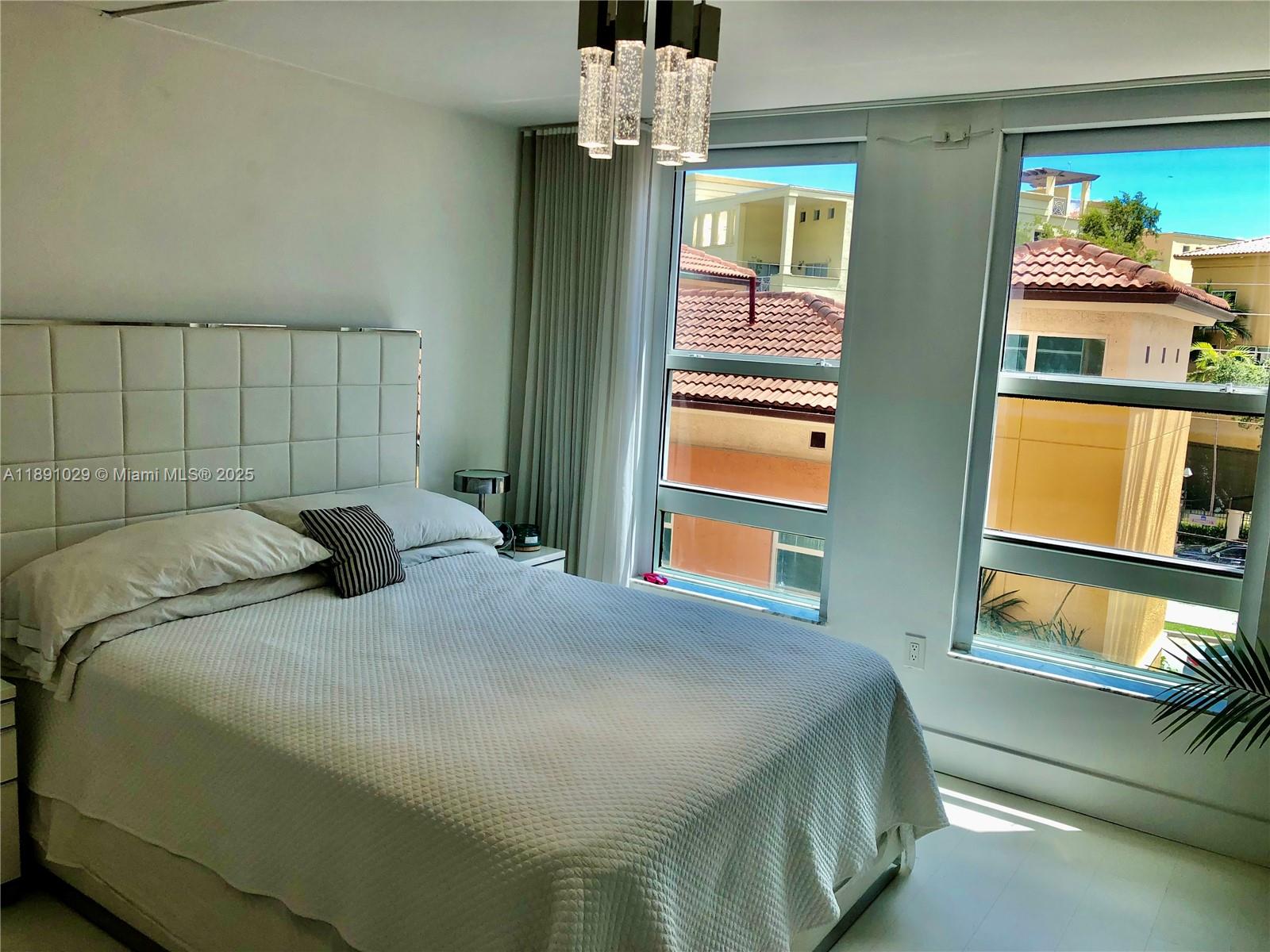 image Yacht Club At Portofino9