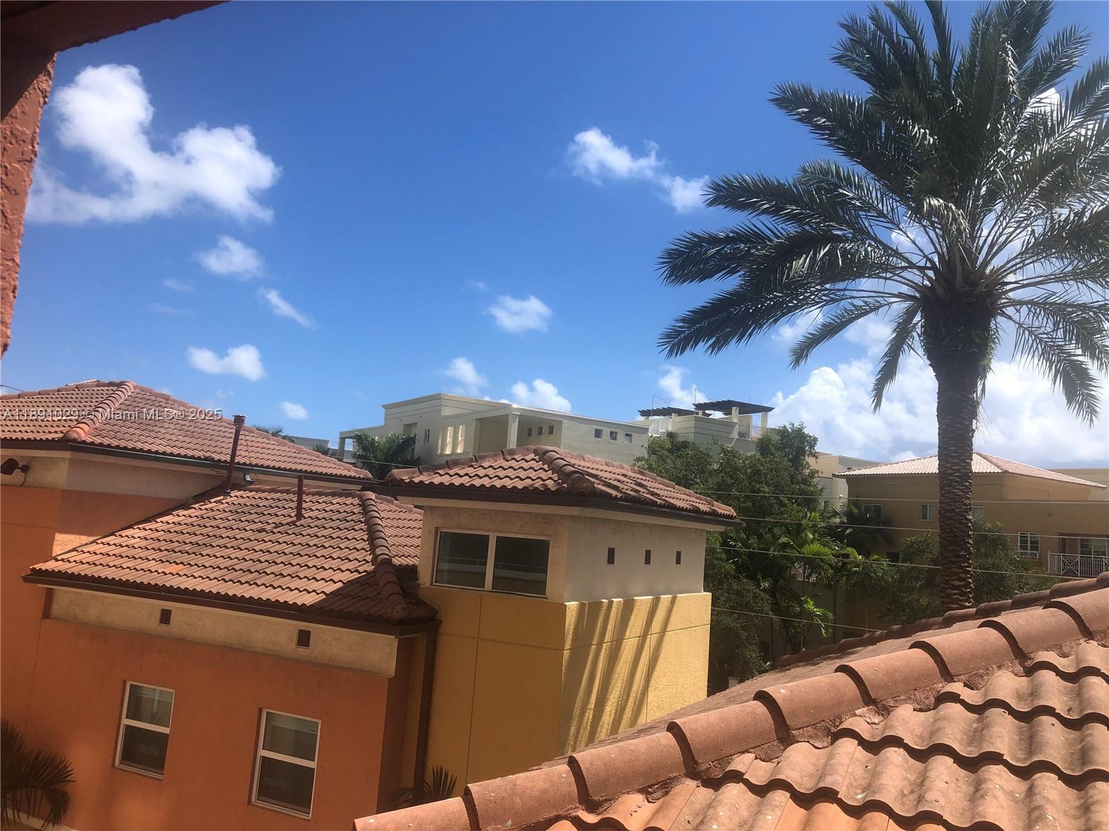 image Yacht Club At Portofino7