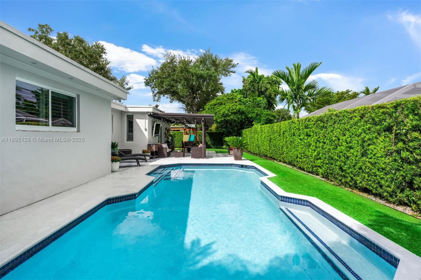 8995 SW 83rd St Miami, FL 33173